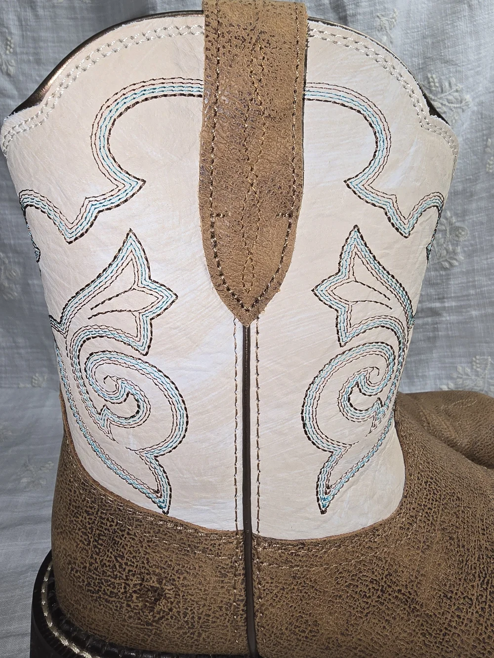 Womans Brown and Cream Western Fat Baby - Classic Cowboy Style - Picture 6 of 8